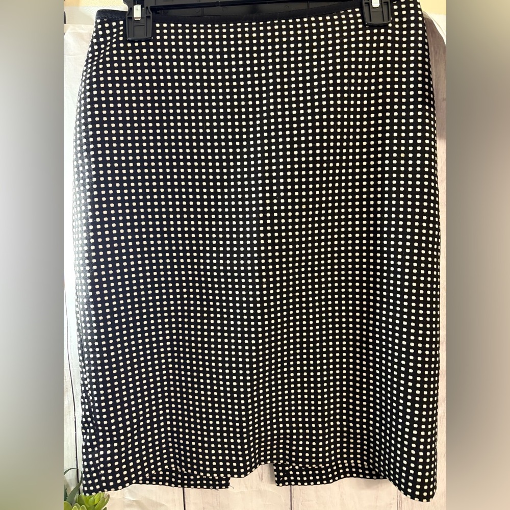 White House Black Market Black and White Pencil Skirt